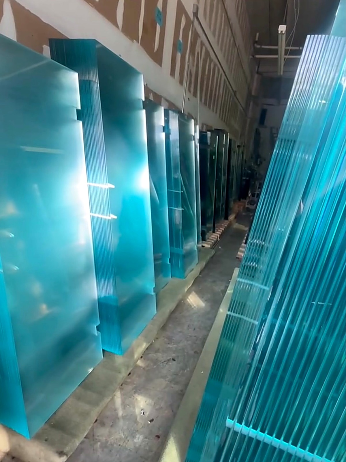 Reflecto Glass team at work